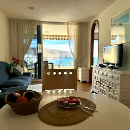 Topfloor 2 Bedrooms Frontline *