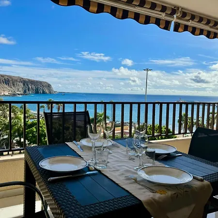 Topfloor 2 Bedrooms Frontline アパート