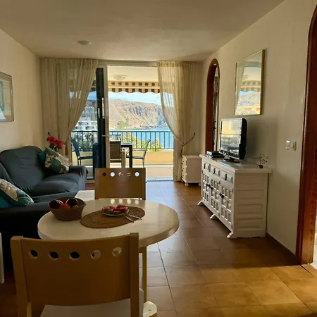 Апартаменты Topfloor 2 Bedrooms Frontline *