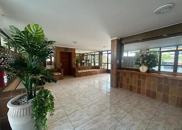 Topfloor 2 Bedrooms Frontline דירה ארונה