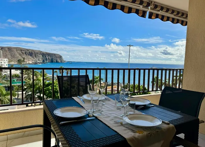 Topfloor 2 Bedrooms Frontline דירה